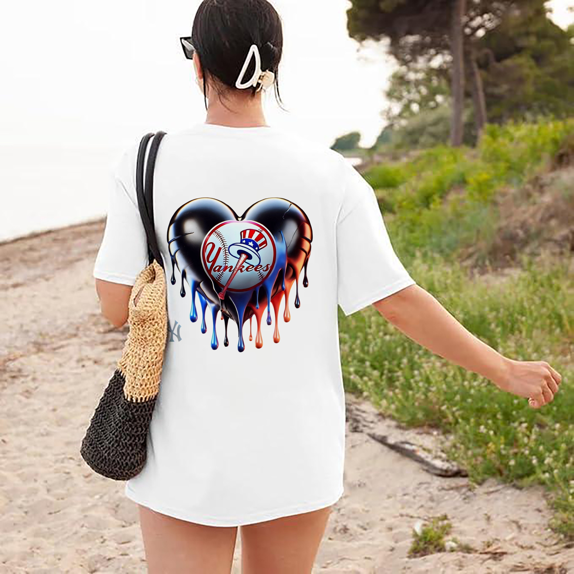 New York Yankees Heart 180g Combed Cotton T-Shirt With Back Heat Transfer Print – Soft, Lightweight, Fitted Design – Stylish Casual Wear For Sports & Everyday Use