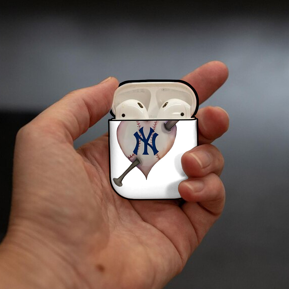 New York Yankees Heart AirPods 2 Case Hard Shell Black, Flexible PC Material, Precise Cutouts, Full Protection, Anti-Fingerprint, Washable, Includes Keychain – Durable & Slim Design