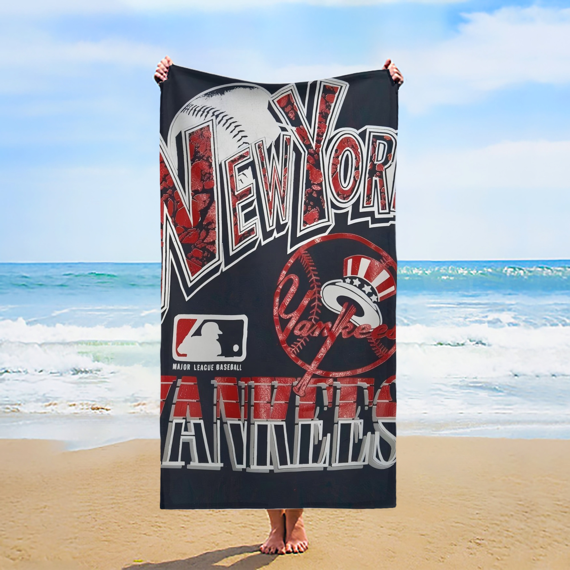 New York Yankees 125 Premium Microfiber Beach Towel – Soft, Large Size, Multi-Purpose For Beach, Picnic & Kids, Lightweight & Portable With Carry Bag, Easy Care