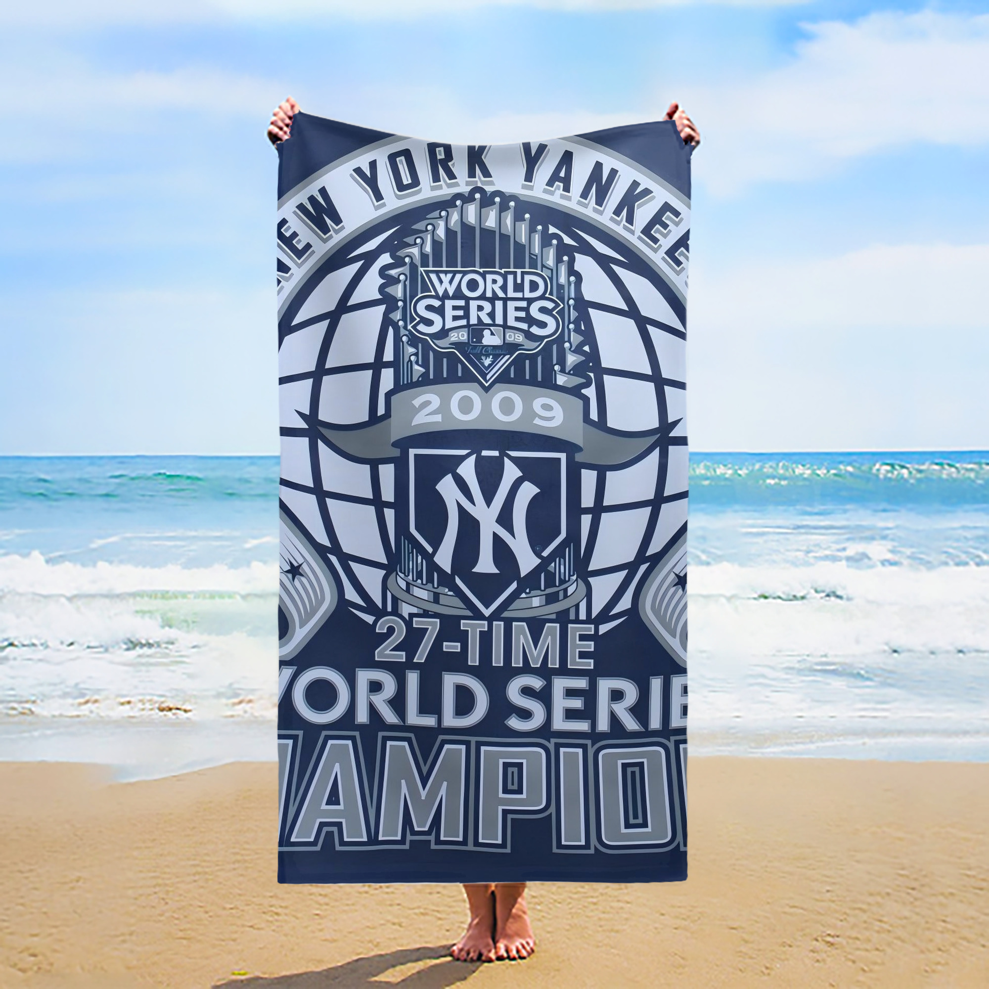 New York Yankees 270 Premium Microfiber Beach Towel – Soft, Large Size, Multi-Purpose For Beach, Picnic & Kids, Lightweight & Portable With Carry Bag, Easy Care