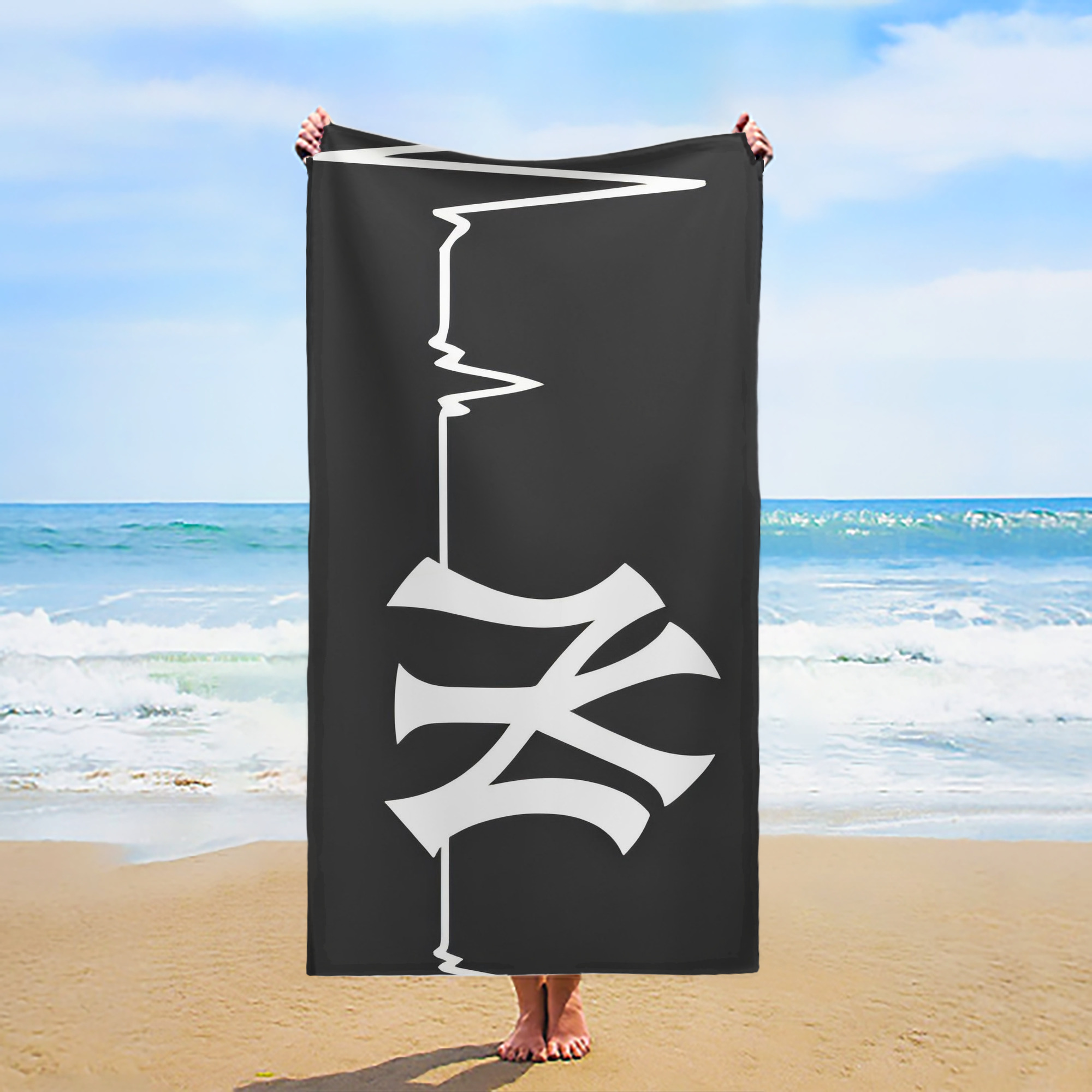 New York Yankees 350 Premium Microfiber Beach Towel – Soft, Large Size, Multi-Purpose For Beach, Picnic & Kids, Lightweight & Portable With Carry Bag, Easy Care