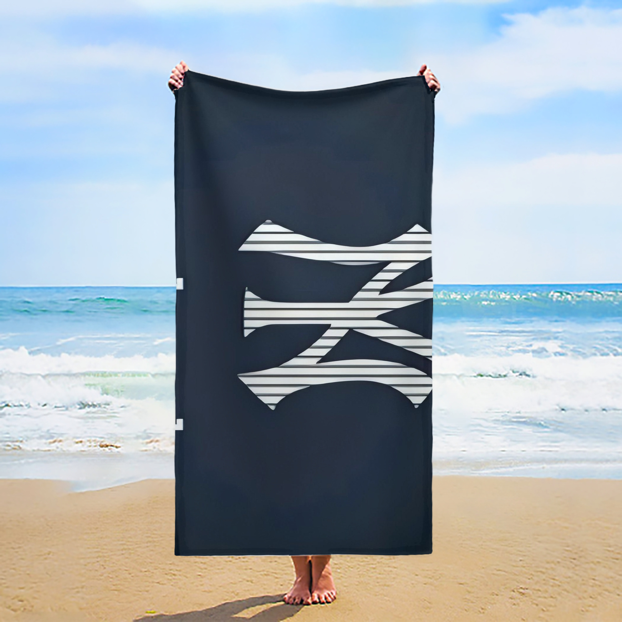 New York Yankees 355 Premium Microfiber Beach Towel – Soft, Large Size, Multi-Purpose For Beach, Picnic & Kids, Lightweight & Portable With Carry Bag, Easy Care